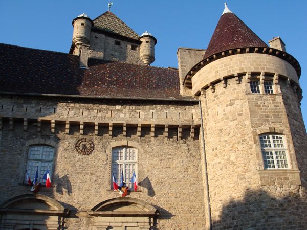 chateau historique - Pavillon kalensa - vacances en ardèches - Gites de vacances - campagne - beau paysage -