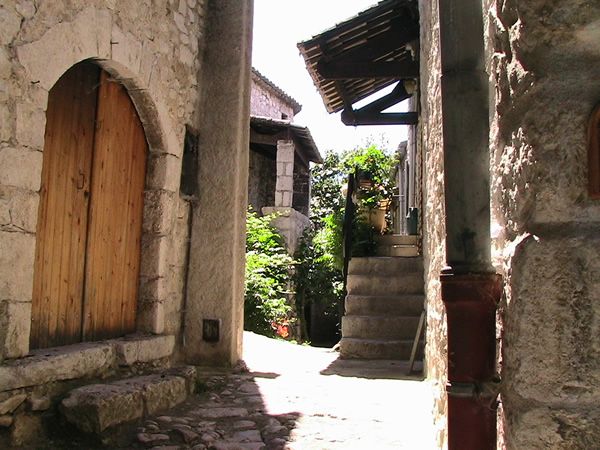 beau paysage Pavillon kalensa - vacances en ardèches - Gites de vacances - campagne -
